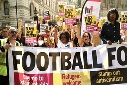 Londonda “İrqçiliyə qarşı dayan” şüarı ilə aksiya keçirilib