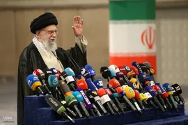 حضور رهبر معظم انقلاب در پای صندوق رأی انتخابات ریاست جمهوری