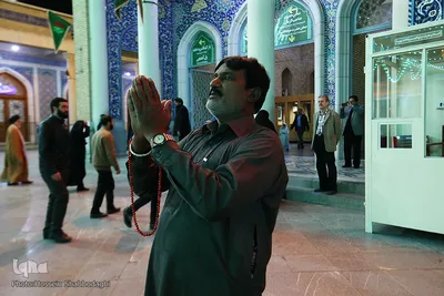 حرم فاطمه معصومه(س) در شب میلاد امام علی(ع)