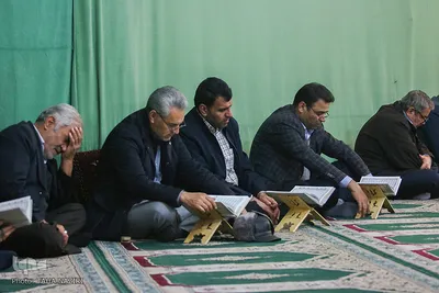 جلسه ترجمه و تفسیر قرآن کریم – اراک/عکاس:طاها نظیری