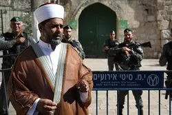 La police israélienne arrête le directeur de la Mosquée Al-Aqsa