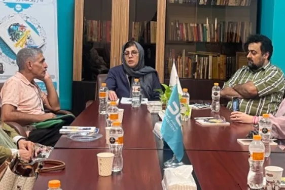 ایران را با فردوسی و مولانا می‌شناسند نه نفت