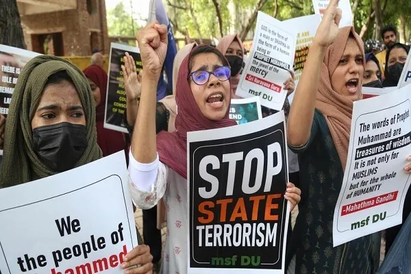 Hindistan məhkəməsi müsəlmanlara qarşı nifrət yaymağın araşdırılmasını tələb edib