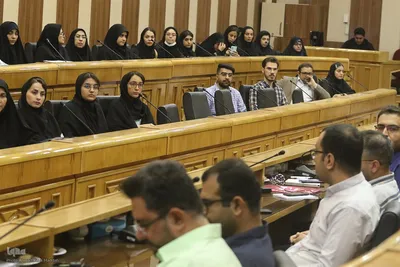 نشست صمیمی نخبگان با استاندار فارس