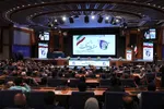 دولت خود را متعهد به رفع موانع تولید و حمایت از صنعتگران می‌داند