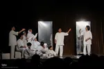 تئاتر سیبی که پرواز کرد در همدان‎