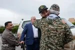 ورود سردار علی فضلی، فرمانده دانشگاه افسری امام حسین (ع) به همایش تجلیل از خانواده شهدا و ایثارگران اهواز
