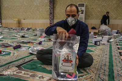 بسته بندی و توزیع بیش از 2 هزار بسته لوازم التحریر در آستانه سال تحصیلی نو