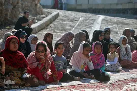محفل انس با قرآن کاروان قرآنی انقلاب در جزیره لارک