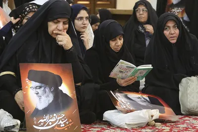 بزرگداشت شهادت سیدحسن نصرالله و عباس نیلفروشان در حرم شاهچراغ