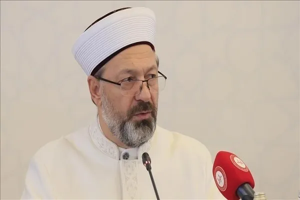 رئيس الشؤون الدينية التركي يدين سماح السويد بحرق القرآن