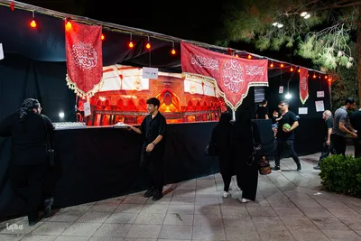 عزاداری شب هشتم محرم در گلستان شهدای اصفهان