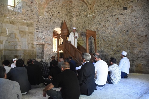 Wiedereröffnung einer historischen Moschee in der Türkei nach 112 Jahren Schließung