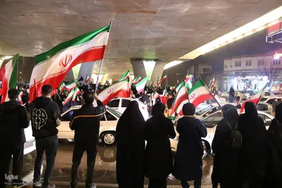 شیراز ایستاده در پای کار انقلاب اسلامی