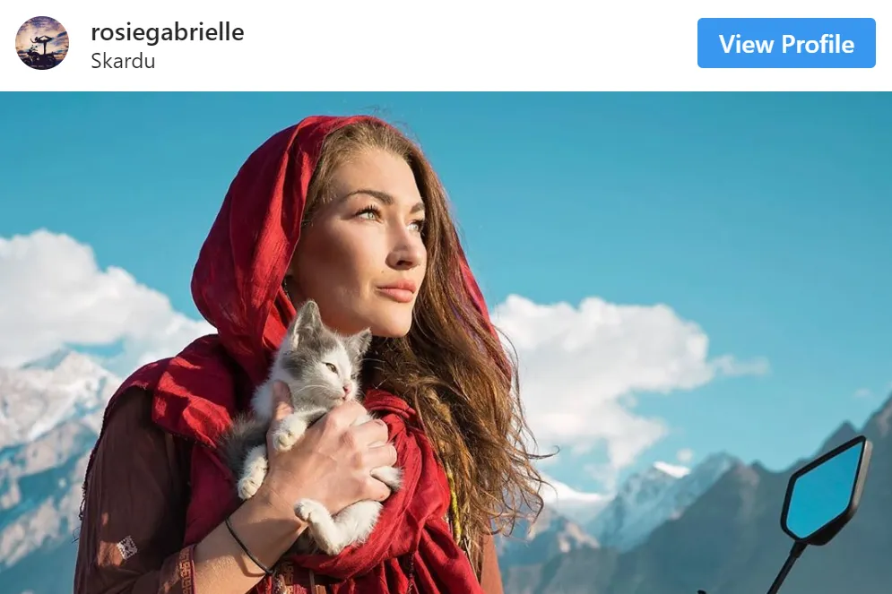 L'influencer canadese si converte all'Islam