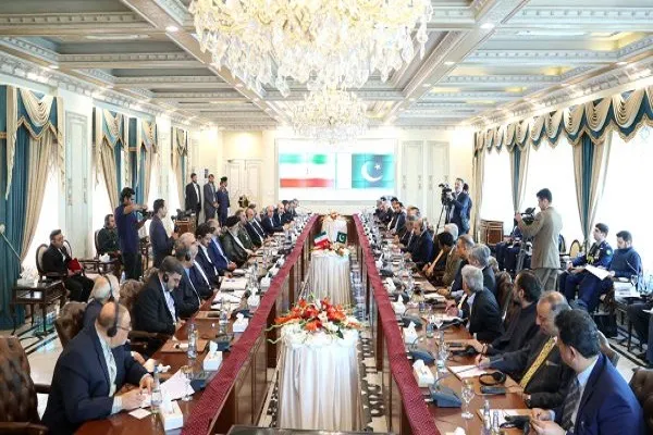 سیاست ایران برای گسترش روابط با کشورهای مسلمان، همسایه و همسو