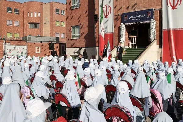 پرسش مهر رئیس‌جمهور از دانش‌آموزان؛ «راه وفاق در مدرسه»
