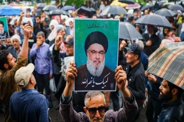 Miles de iraníes condenan los ataques de Israel contra Beirut