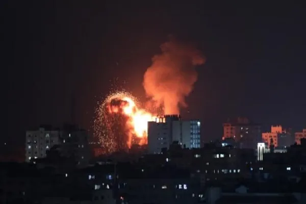 İsrail savaş uçakları Hamas'a ait iki noktayı vurdu