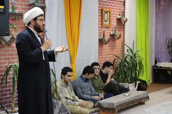 حضور کودکان، نوجوانان و خانواده‌ها در حرم مطهر با اجرای ۷ ویژه‌برنامه‌ رمضانی