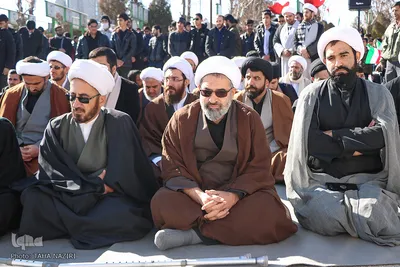 تجدید میثاق روحانیون و طلاب شهرستان اراک با شهدای انقلاب اسلامی
