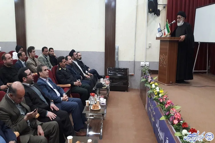 دین و سیاست در جامعه توحیدی جدا از یکدیگر نیستند