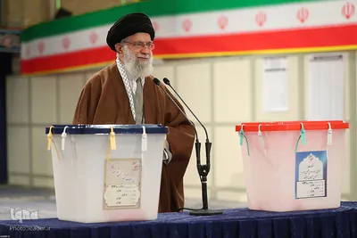 حضور رهبر معظم انقلاب در پای صندوق رأی