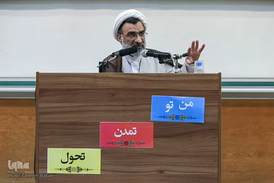 حجت‌الاسلام والمسلمین عبدالحسین خسروپناه، معاون علوم انسانی و هنر دانشگاه آزاد اسلامی در نخستین دوره مناظرات علوم انسانی اسلامی