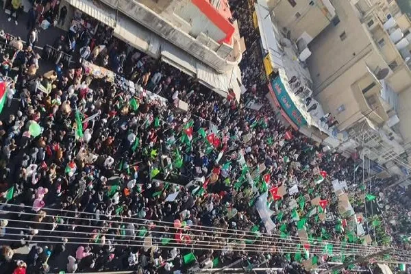Des milliers de Jordaniens se solidarisent avec Gaza