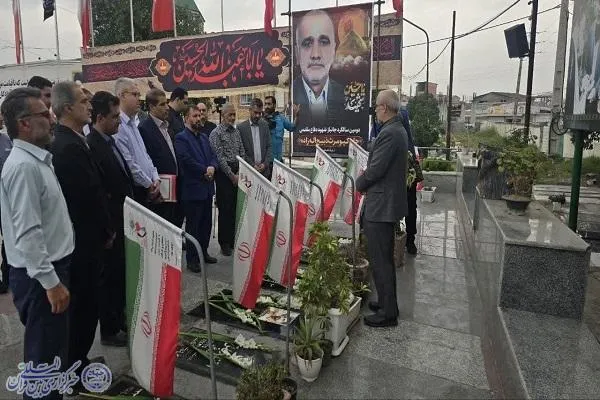 آیین گل افشانی مزار خبرنگار شهید هادی باغبانی شهید مدافع حرم