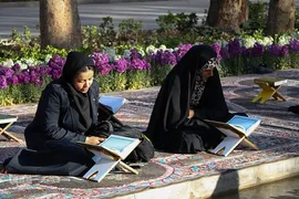 جزء‌خوانی قرآن کریم در چهارباغ اصفهان