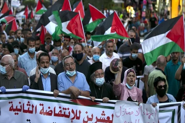 Miles de palestinos condenan el acercamiento de árabes a Israel