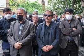 تشییع پیکر هنرمند انقلابی حبیب الله صادقی