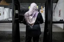 Etats-Unis : une femme musulmane obligée à retirer son hijab dans un champ de tir