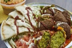 Des YouTubeurs musulmans proposent des repas halal aux étudiants américains