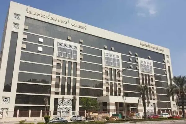 كيف يواجه الأزهر الأخطاء في المصاحف المعروضة بالمكتبات؟