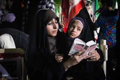 حال و هوای گلستان شهدای اصفهان در شب‌های حماسه و حضور