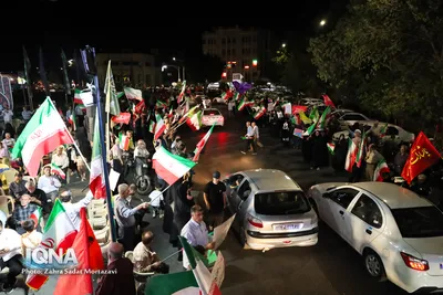 زنجیره مردمی حمایت از عفاف و حجاب در میدان شهدای اصفهان