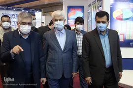 بازدید حسینعلی شهریاری، رئیس کمیسیون بهداشت و درمان مجلس از نمایشگاه توانمندی‌ها و دستاوردهای جهاددانشگاهی