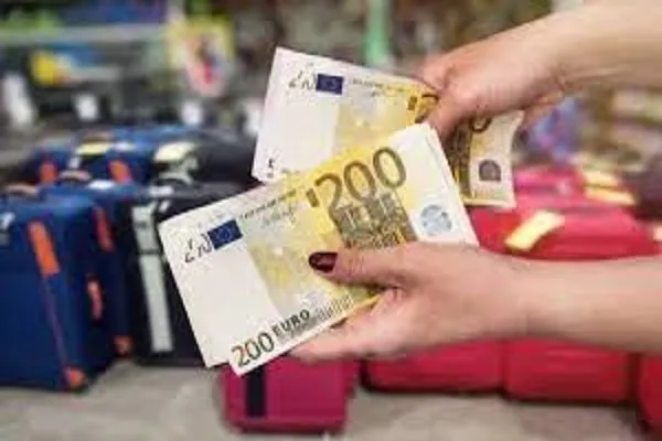 Découverte des Euros dans un Coran dans les douanes algériennes