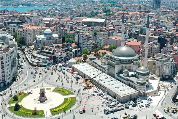 Taksim'e yapılan cami yarın açılıyor