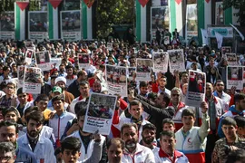 تجمع امدادگران و کادر درمان در میدان فلسطین