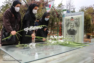مراسم غبارروبی گلزار شهدای مدافع حرم در شیراز‎‎