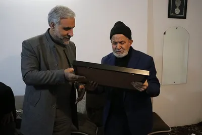 دیدار شهردار تبریز با خانواده شهیدان«لسانی» و «محمودی اصل»