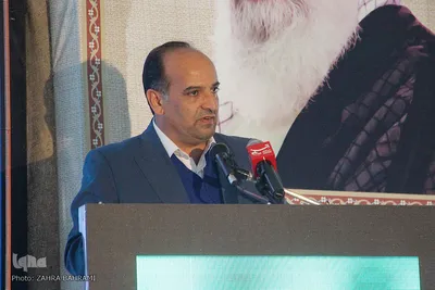 سید‌احمد سجادی، فرماندار فراهان در اجلاسیه «سنگر‌سازان بی‌سنگر» فراهان
