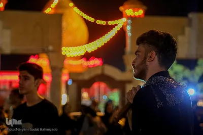 حرم مطهر سیدعلاءالدین حسین(ع) در شب عاشورا