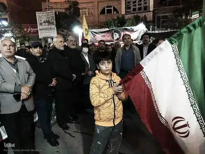 قرار شبانه همدلی مردم اهر در حمایت از مدافعان وطن و بیعت با رهبری در شب عید غدیر خم
