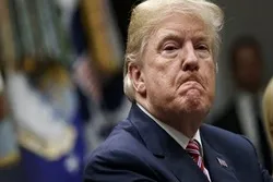 Trump dan Istrinya Dinyatakan Positif Corona