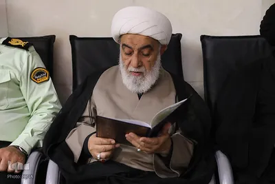 مراسم گرامیداشت رهبر شهید از سوی آیت‌الله مکارم شیرازی
