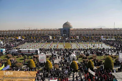 راهپیمایی یوم الله ۲۲ بهمن در میدان امام (ره) اصفهان
